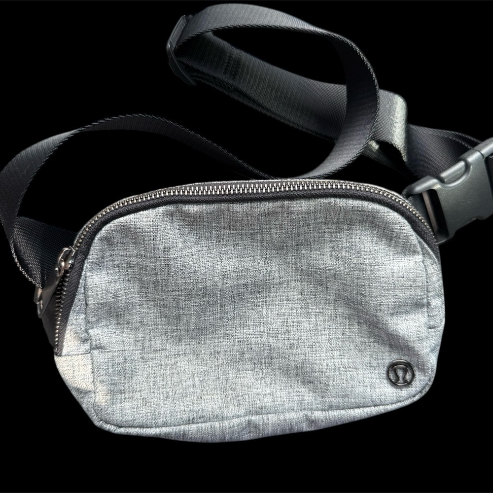 Lululemon Gray Everywhere Belt Bag, 1L